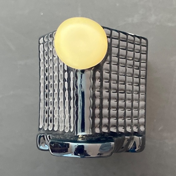 KLM Delft Blue and White House, #59 2013 SEALED WITH  LIQUOR - Picture 6 of 6